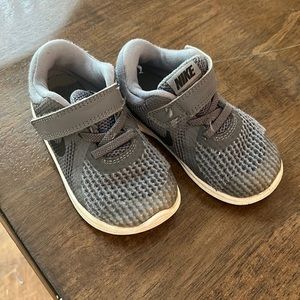Grey Toddler Nike Tennis Shoes